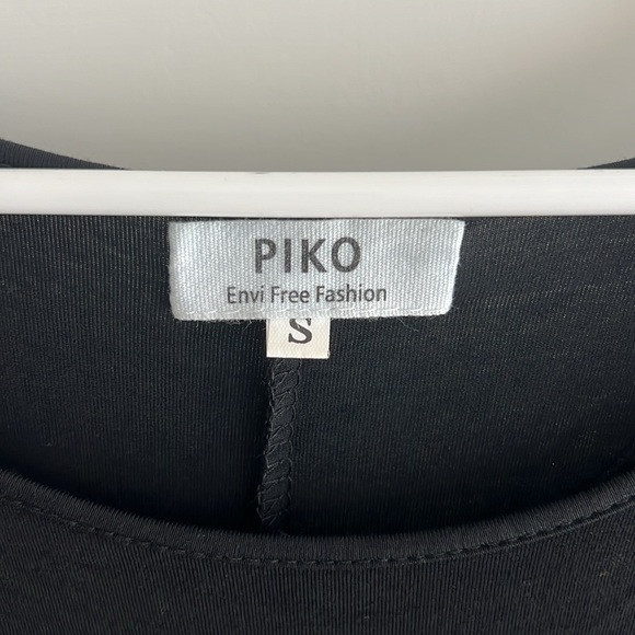 Black Dress - Picture 3 of 4